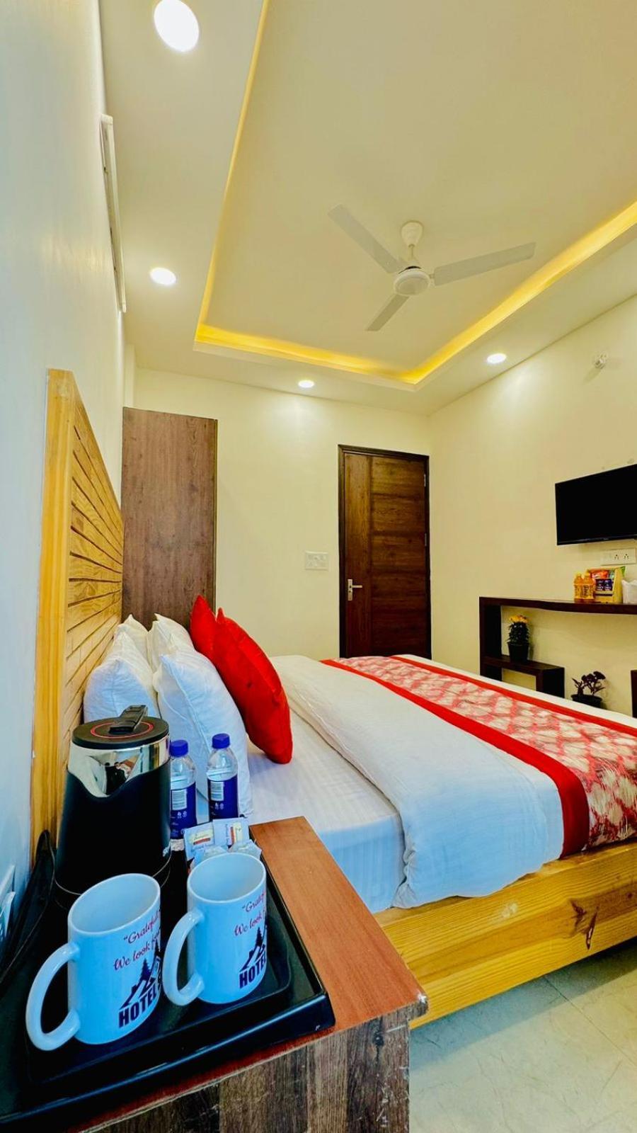 Hotel Ashram View Just 10 Minute Away Form Nizamuddin Railway Station New Delhi Luaran gambar