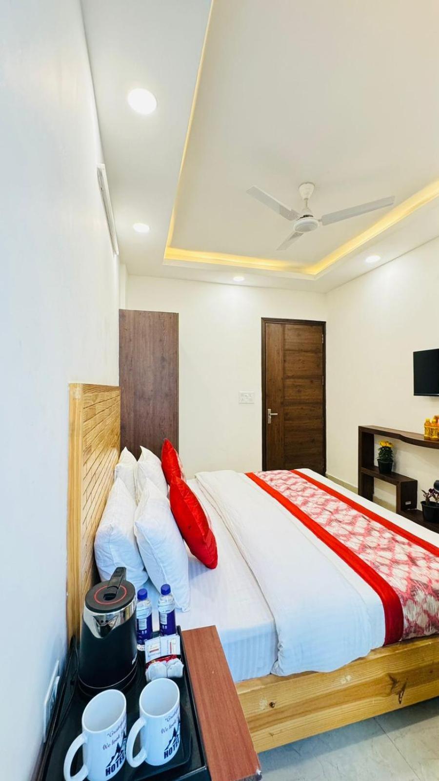 Hotel Ashram View Just 10 Minute Away Form Nizamuddin Railway Station New Delhi Luaran gambar