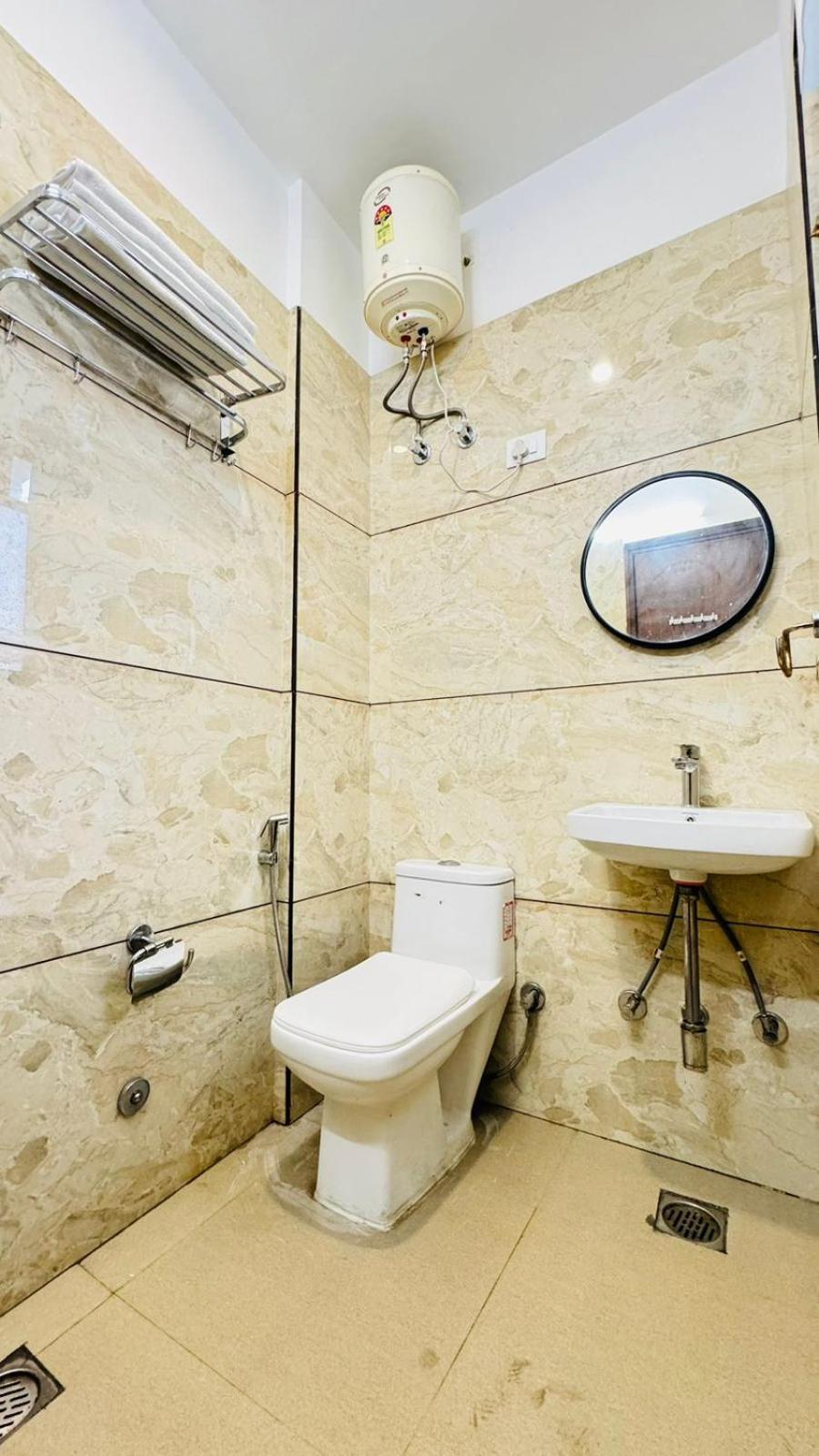 Hotel Ashram View Just 10 Minute Away Form Nizamuddin Railway Station New Delhi Luaran gambar