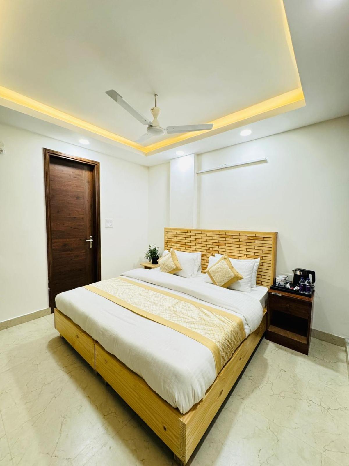 Hotel Ashram View Just 10 Minute Away Form Nizamuddin Railway Station New Delhi Luaran gambar