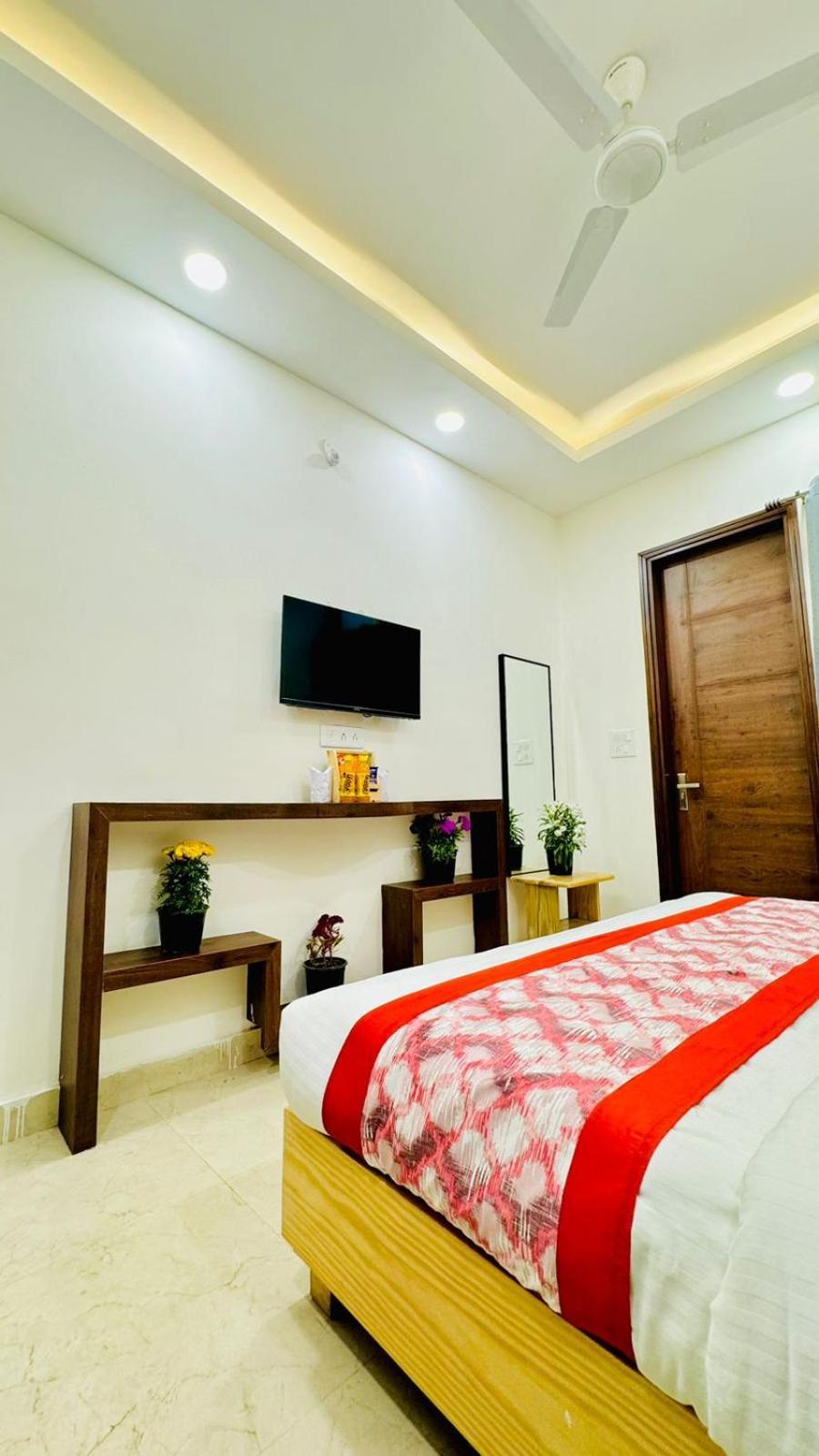 Hotel Ashram View Just 10 Minute Away Form Nizamuddin Railway Station New Delhi Luaran gambar