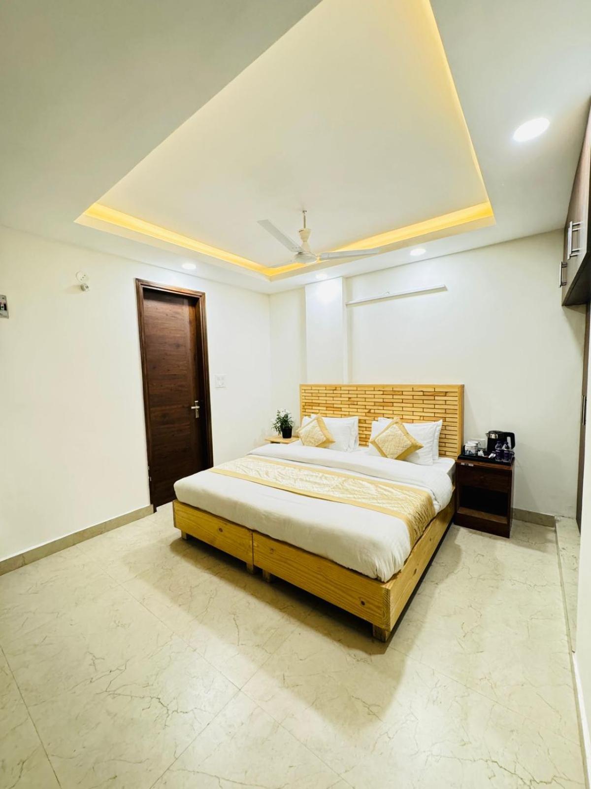 Hotel Ashram View Just 10 Minute Away Form Nizamuddin Railway Station New Delhi Luaran gambar